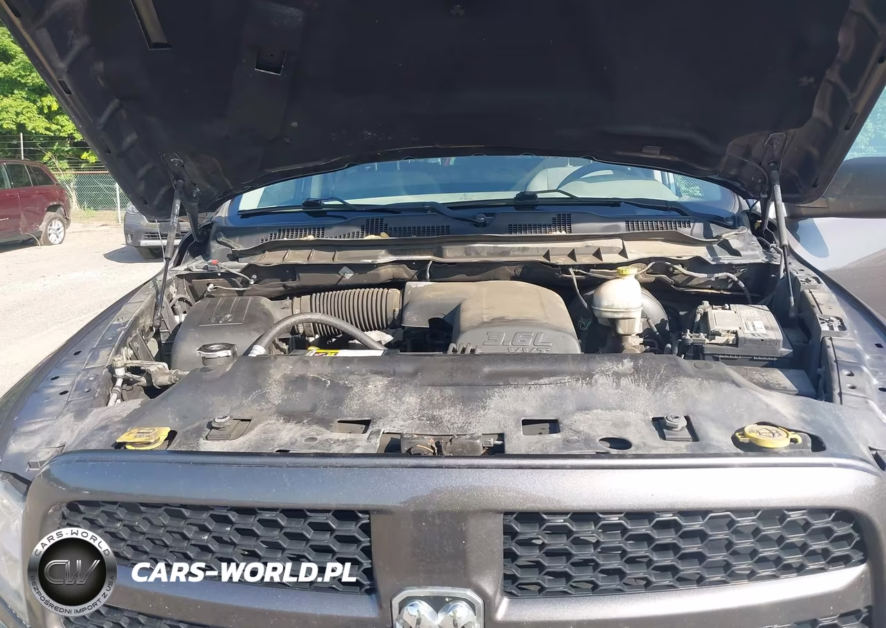 2016 Ram 1500 Express VIN:1C6RR7FG0GS329037 - 10