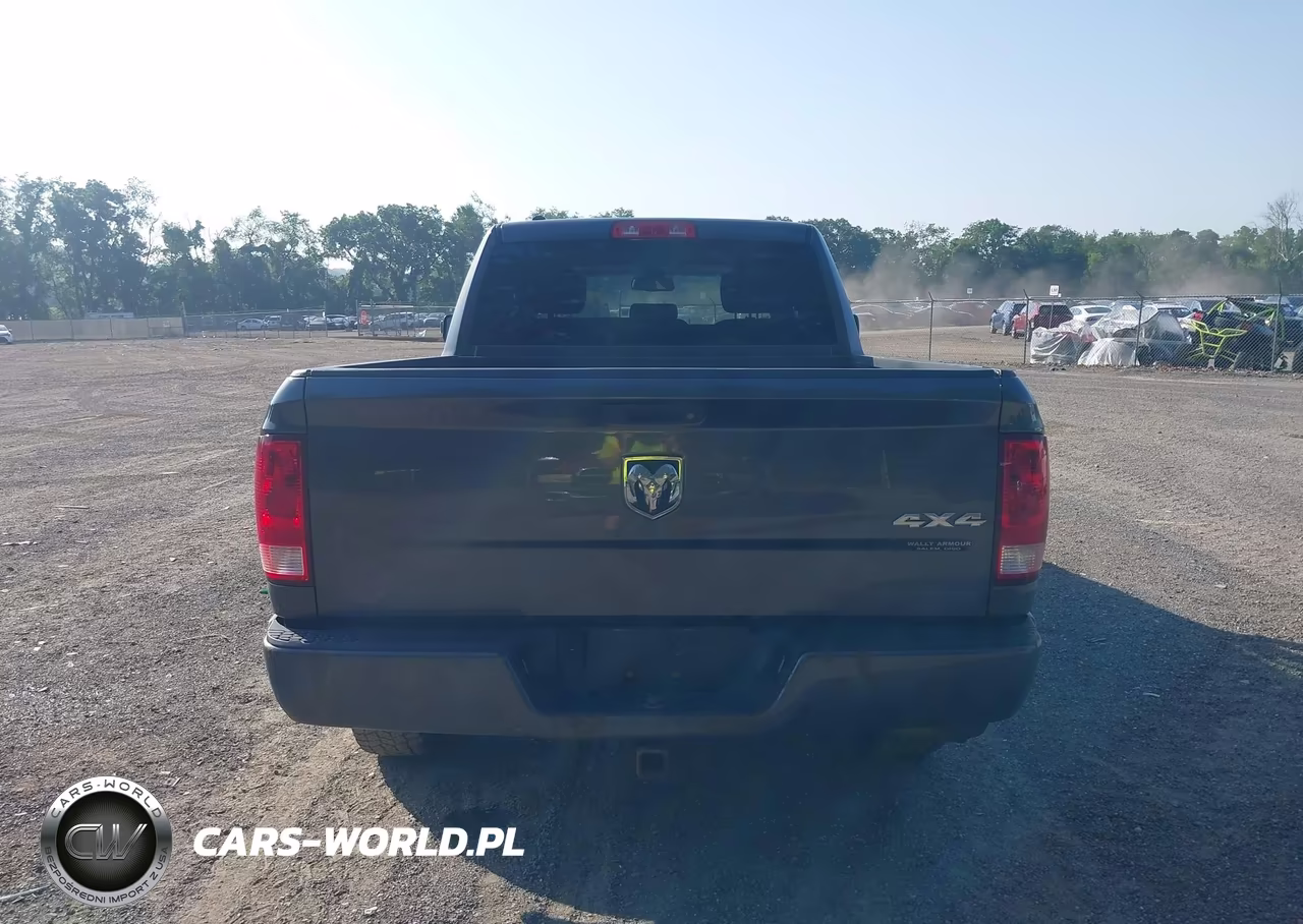 2016 Ram 1500 Express VIN:1C6RR7FG0GS329037 - 16