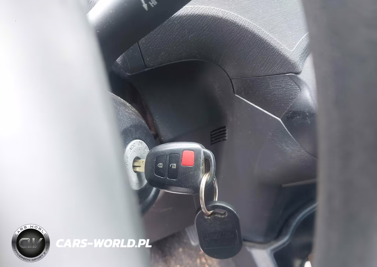 2012 Toyota Prius C One VIN:JTDKDTB31C1513536 - 11