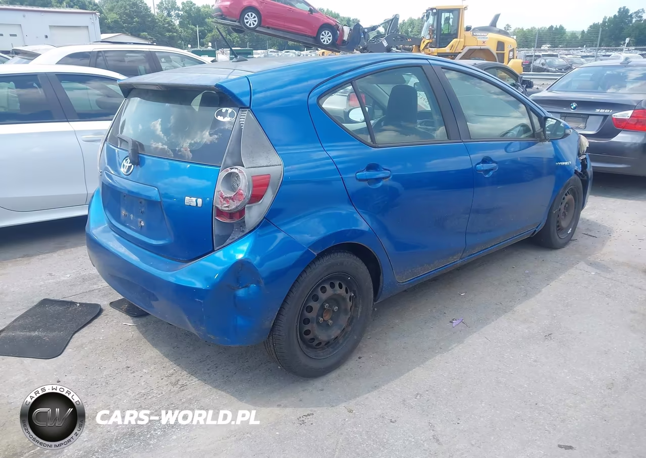 2012 Toyota Prius C One VIN:JTDKDTB31C1513536 - 4