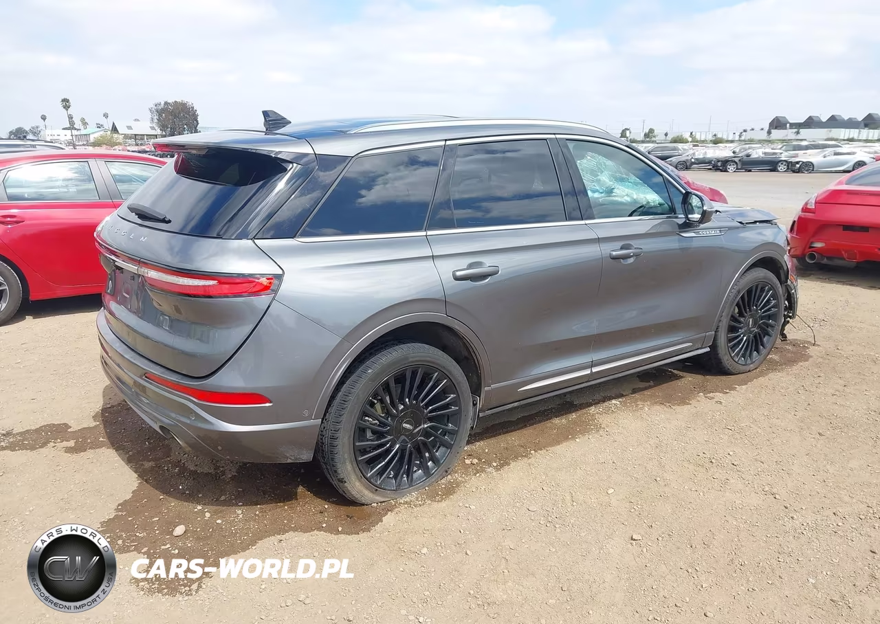 2022 Lincoln Corsair Reserve VIN:5LMCJ2C98NUL00989 - 4