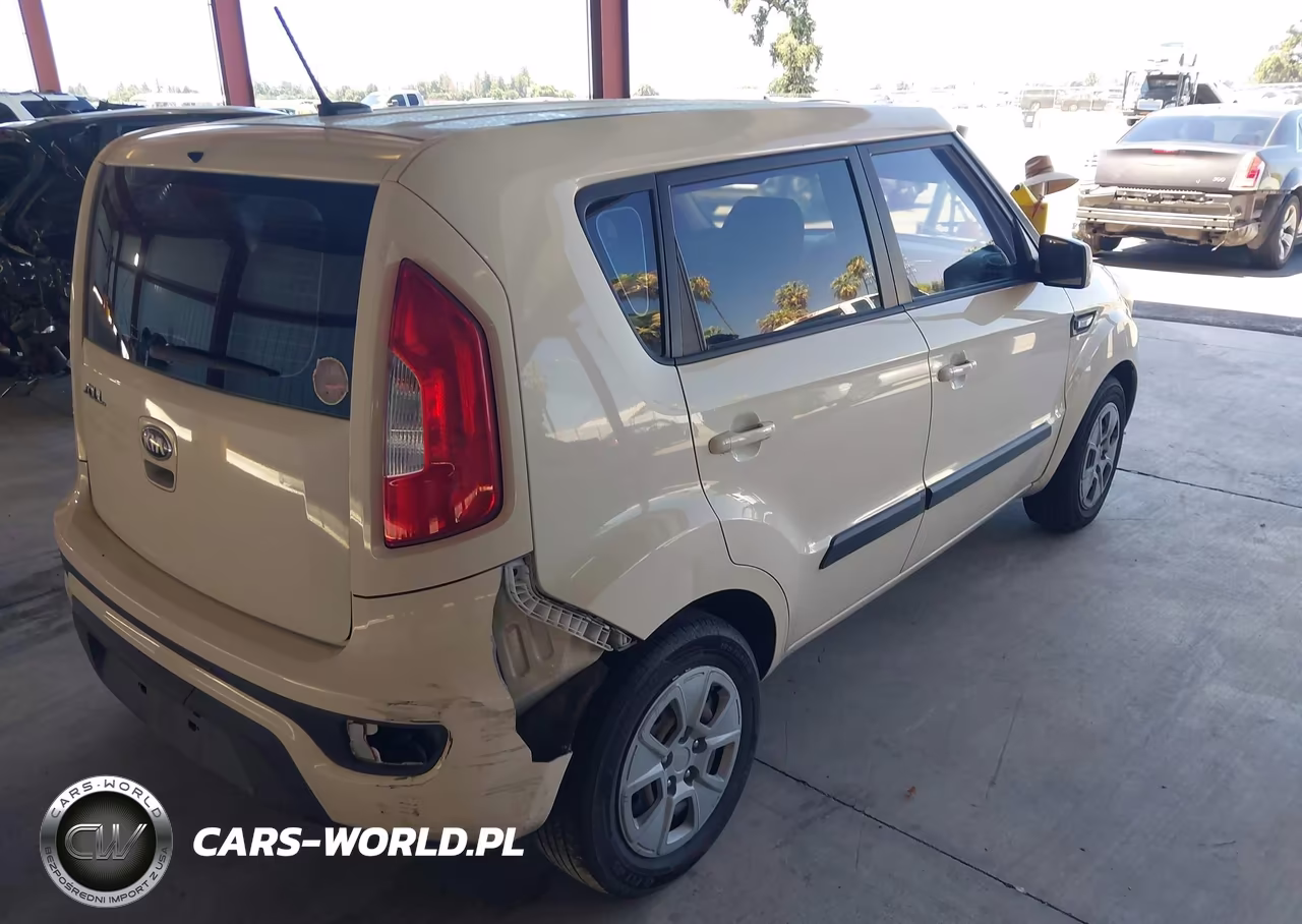 2013 Kia Soul VIN:KNDJT2A50D7554315 - 4