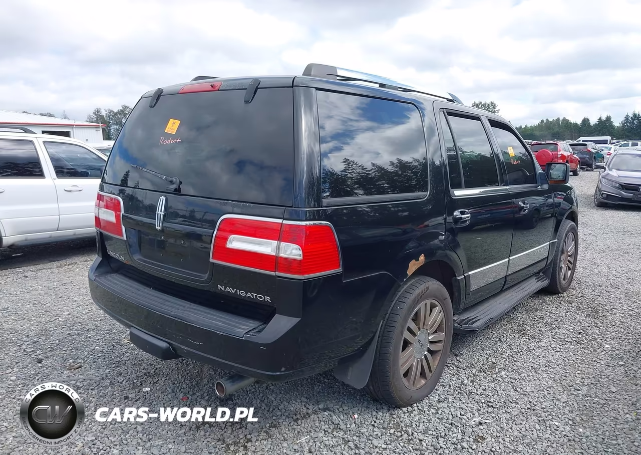 2007 Lincoln Navigator Ultimate VIN:5LMFU285X7LJ02644 - 4