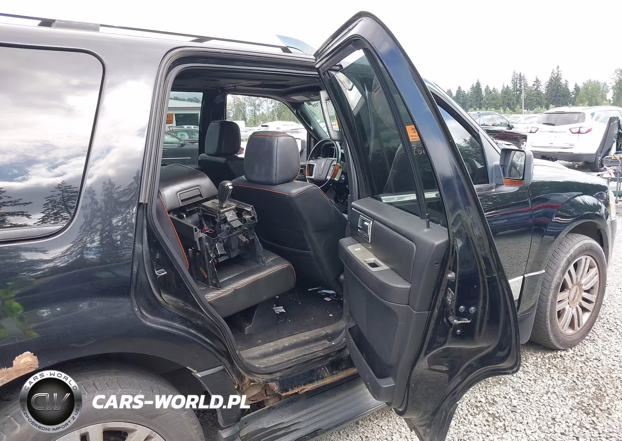 2007 Lincoln Navigator Ultimate VIN:5LMFU285X7LJ02644 - 8
