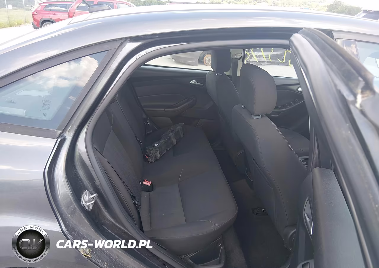 2015 Ford Focus Se VIN:1FADP3F22FL250439 - 8