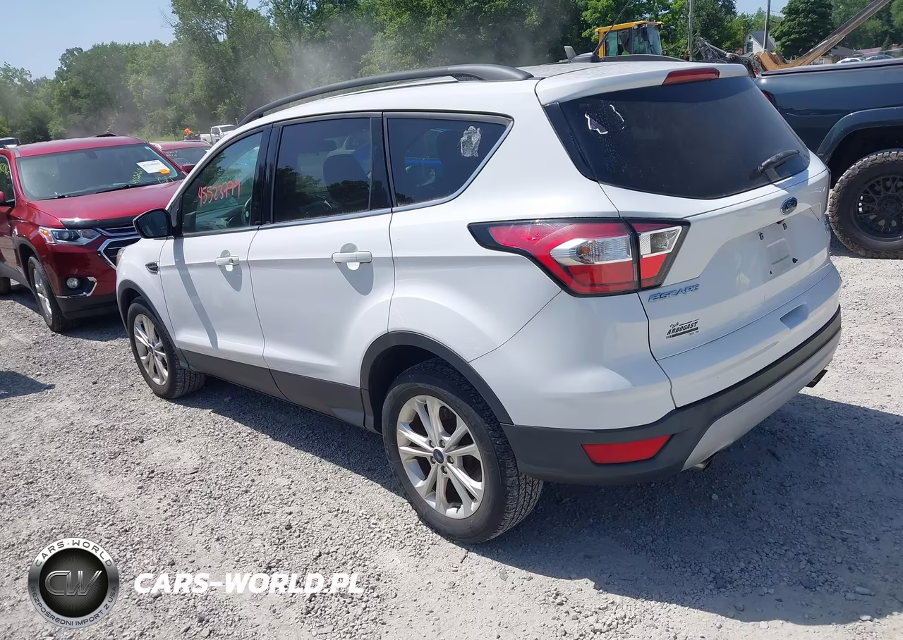 2018 Ford Escape Se VIN:1FMCU0GD0JUB75588 - 3