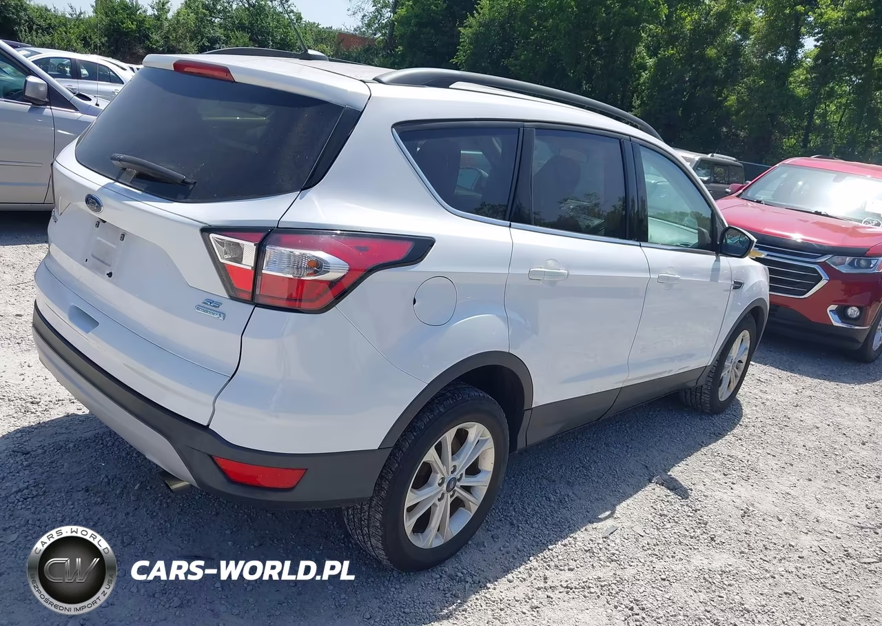 2018 Ford Escape Se VIN:1FMCU0GD0JUB75588 - 4