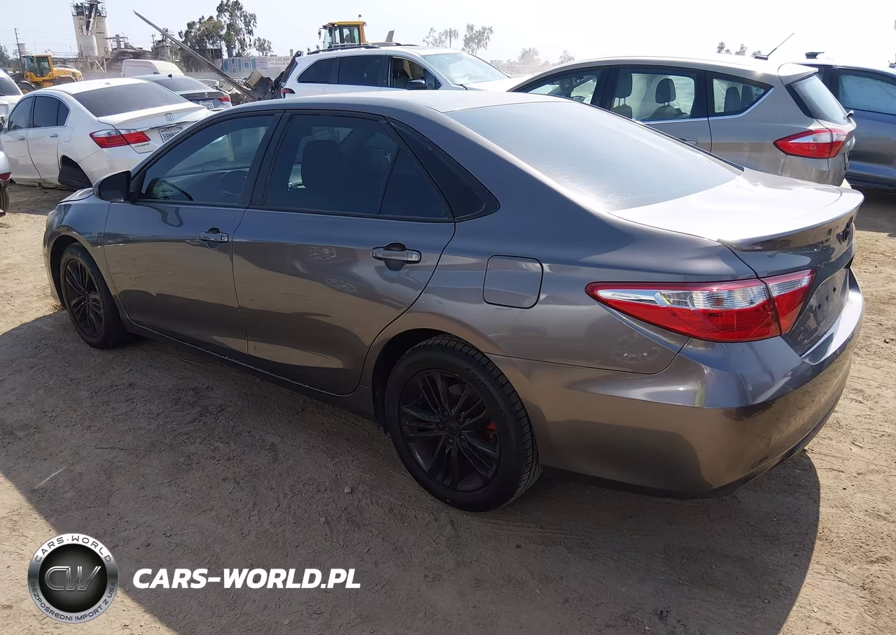 2015 Toyota Camry Se VIN:4T1BF1FK6FU094792 - 3