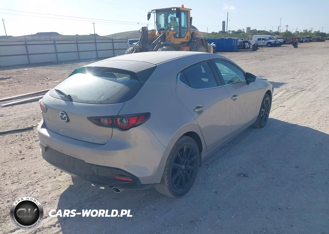 2026 Mazda Mazda3 2.5 S Select Sport VIN:JM1BPAKLXT1882617 - 4