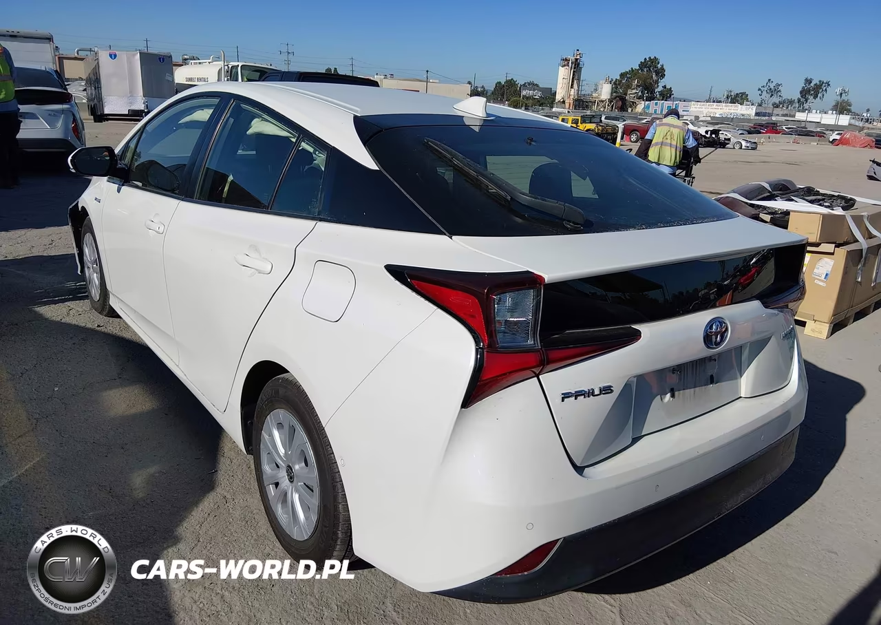 2019 Toyota Prius Le VIN:JTDKARFU4K3074284 - 3