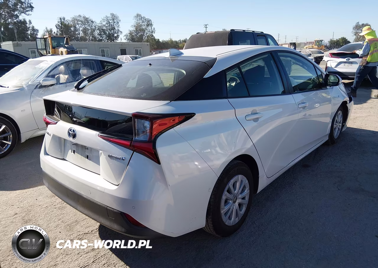 2019 Toyota Prius Le VIN:JTDKARFU4K3074284 - 4