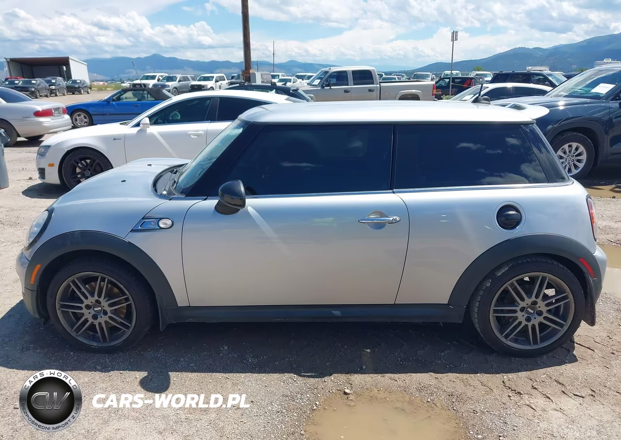 2009 Mini Cooper S VIN:WMWMF73559TT94247 - 14