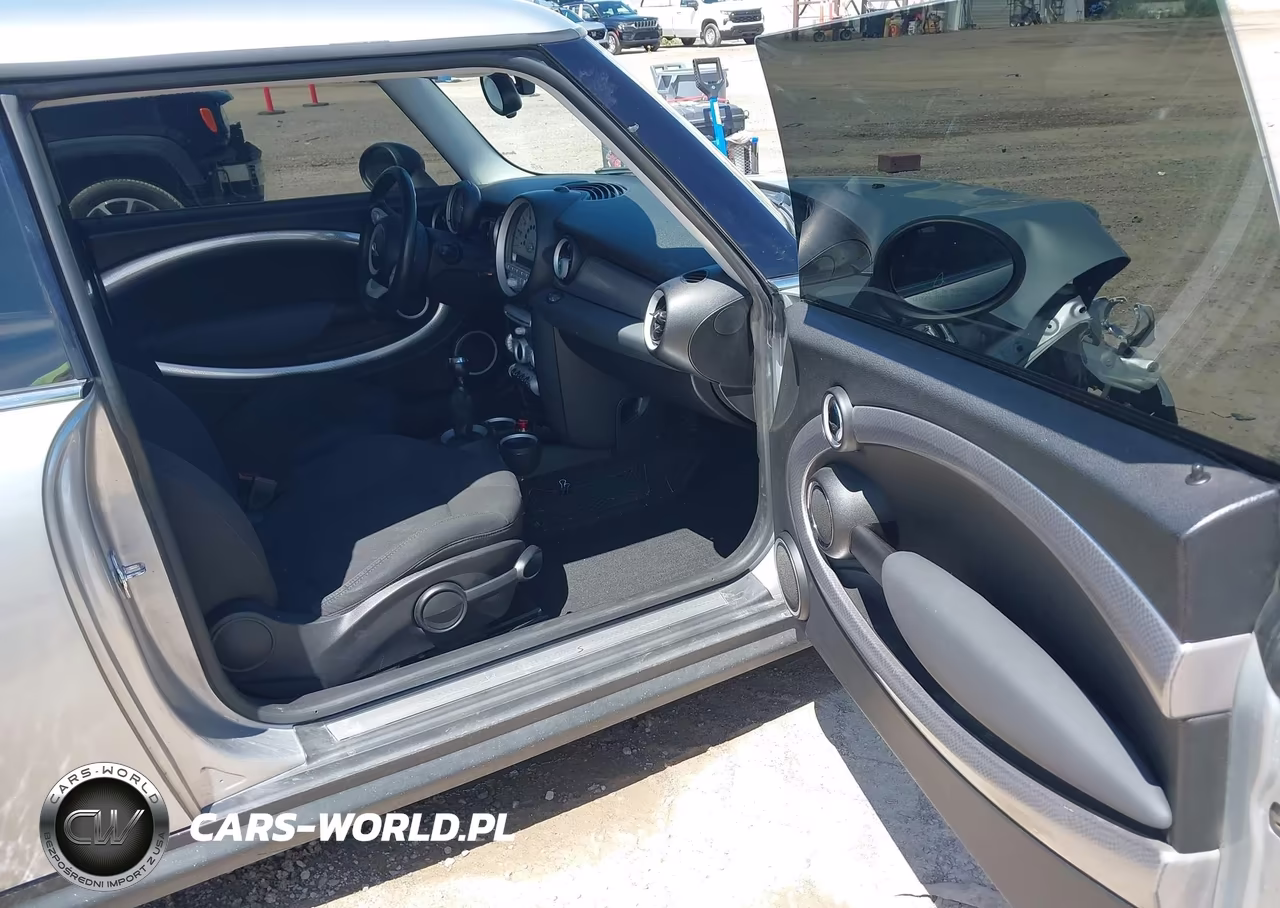 2009 Mini Cooper S VIN:WMWMF73559TT94247 - 5