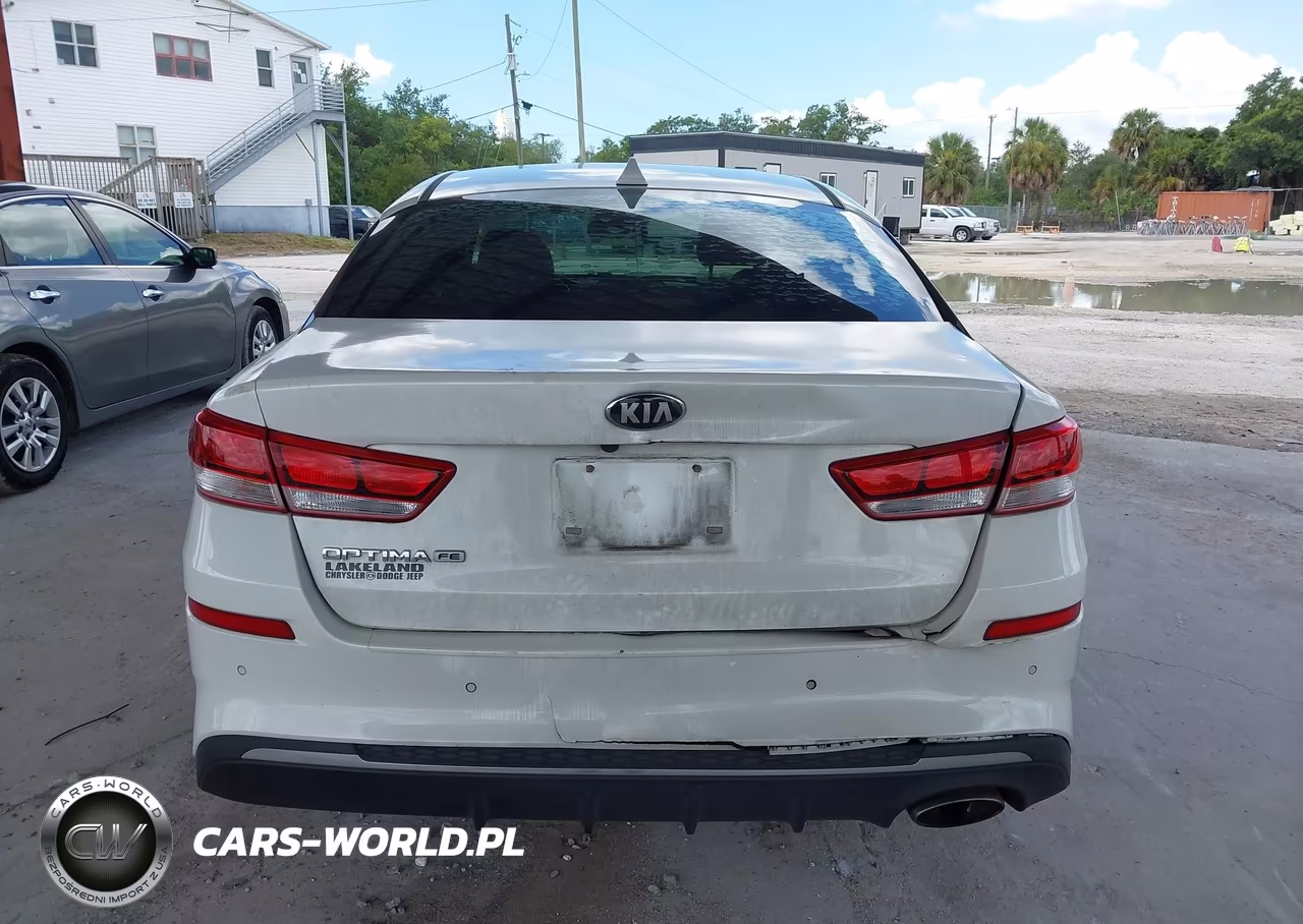 2019 Kia Optima Lx VIN:5XXGT4L35KG348557 - 16