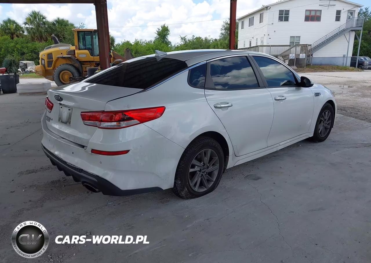 2019 Kia Optima Lx VIN:5XXGT4L35KG348557 - 4