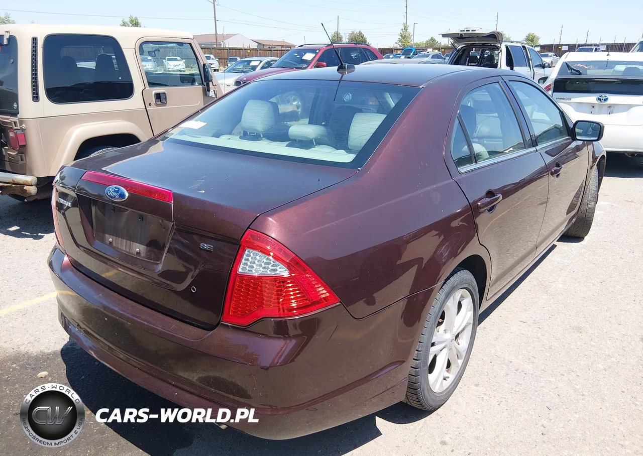 2012 Ford Fusion Se VIN:3FAHP0HA5CR177570 - 4