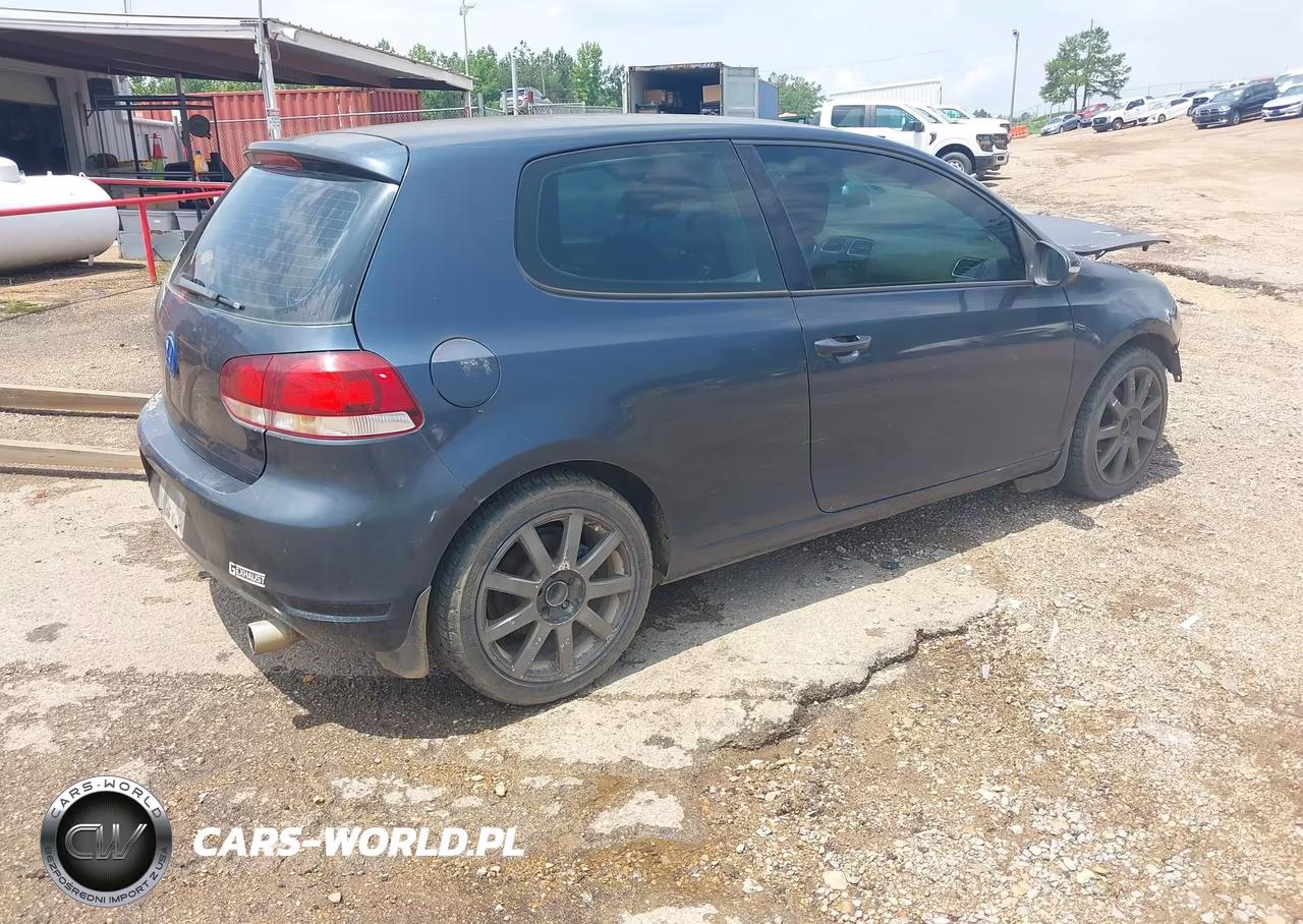 2010 Volkswagen Golf 2-Door VIN:WVWAA7AJ4AW300155 - 4