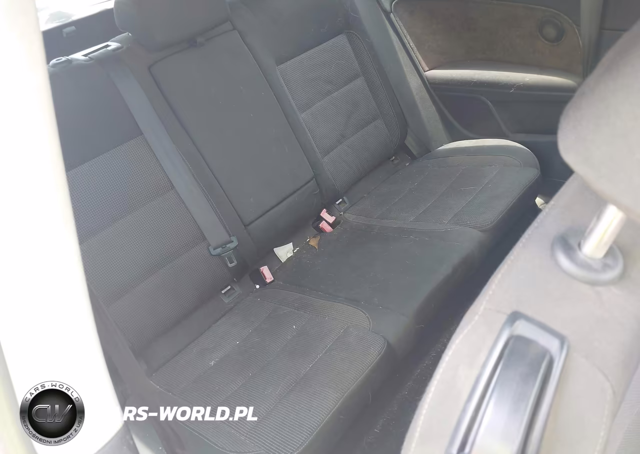 2010 Volkswagen Golf 2-Door VIN:WVWAA7AJ4AW300155 - 8