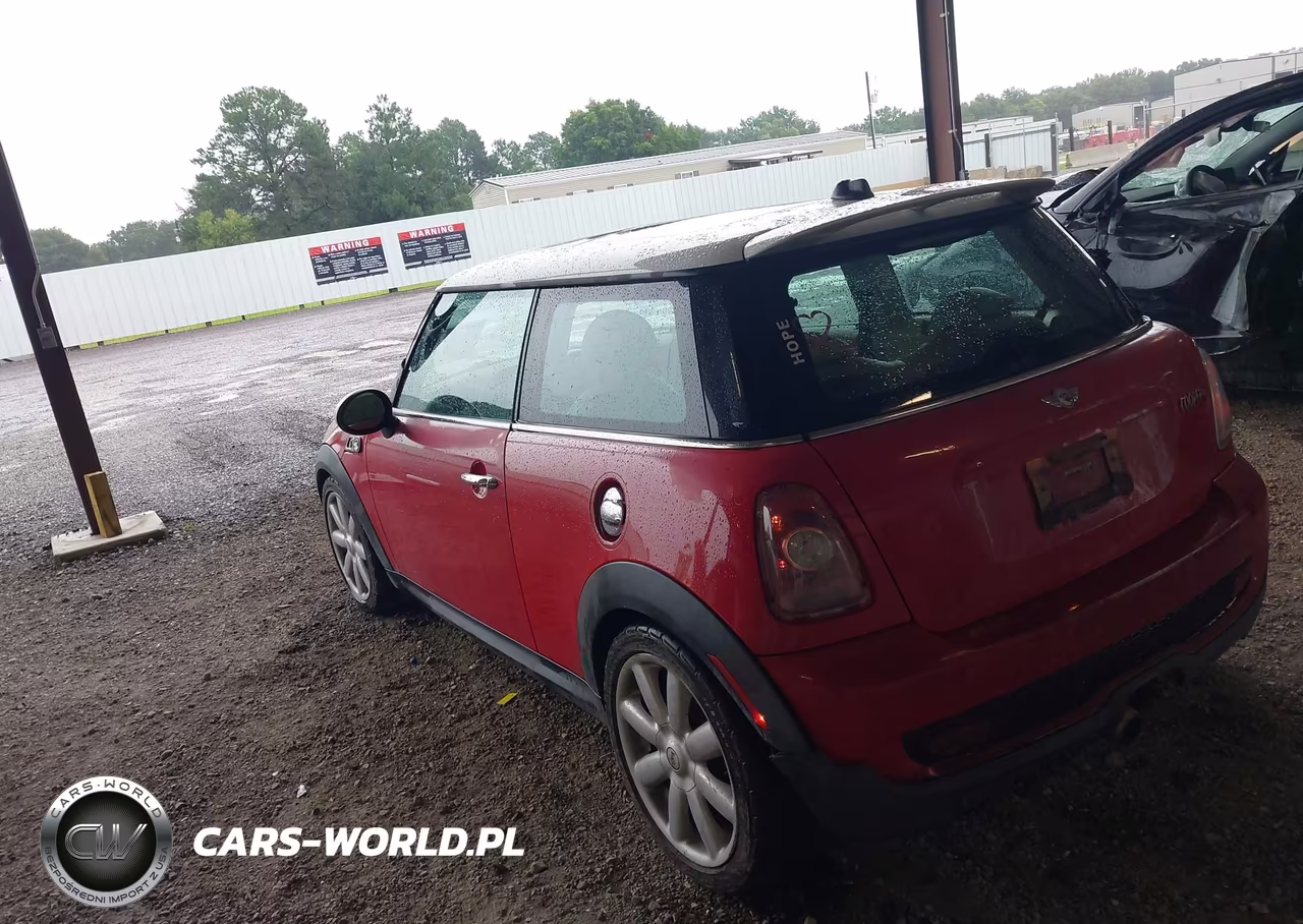 2008 Mini Cooper S VIN:WMWMF73538TV39025 - 3