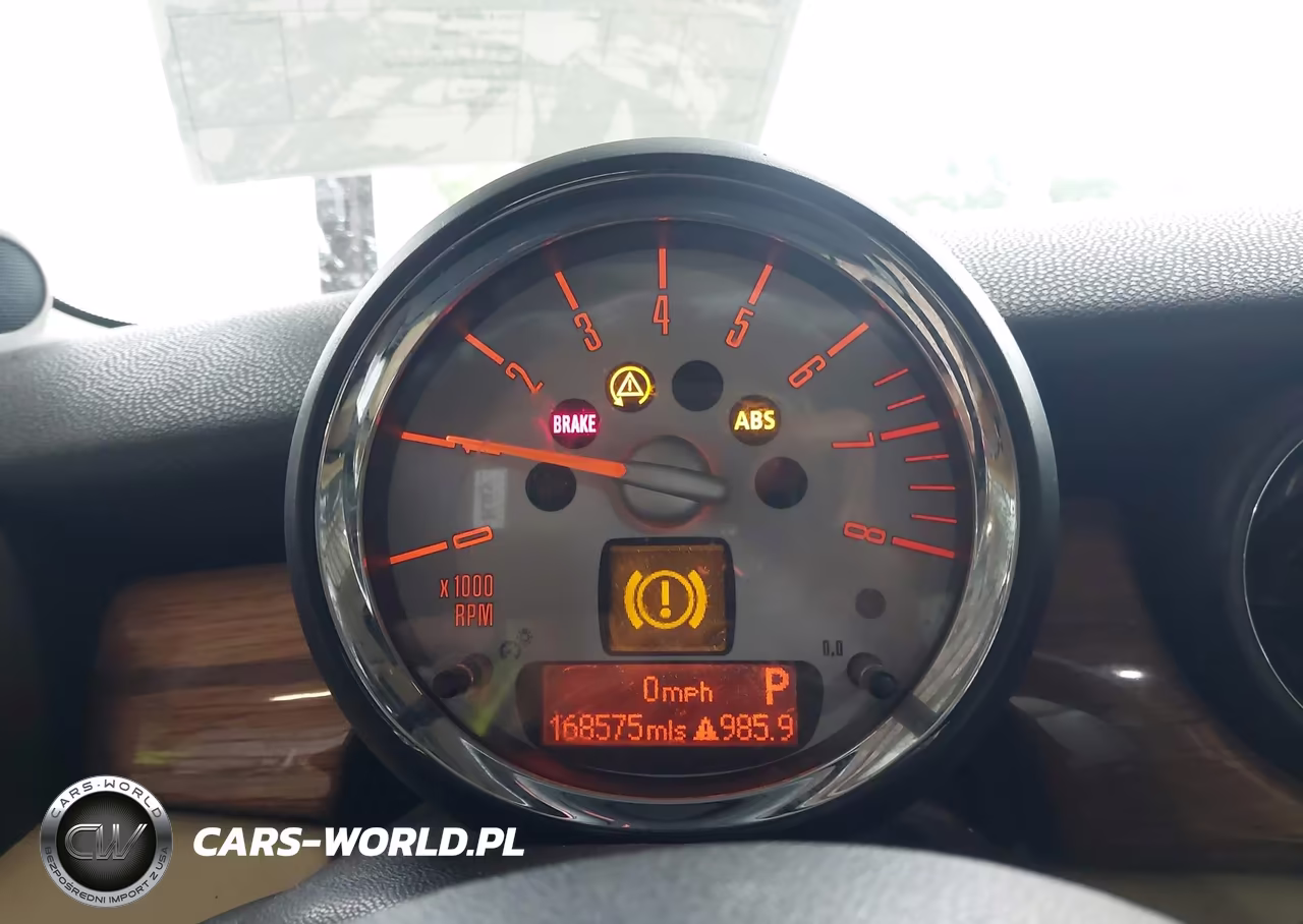 2008 Mini Cooper S VIN:WMWMF73538TV39025 - 7