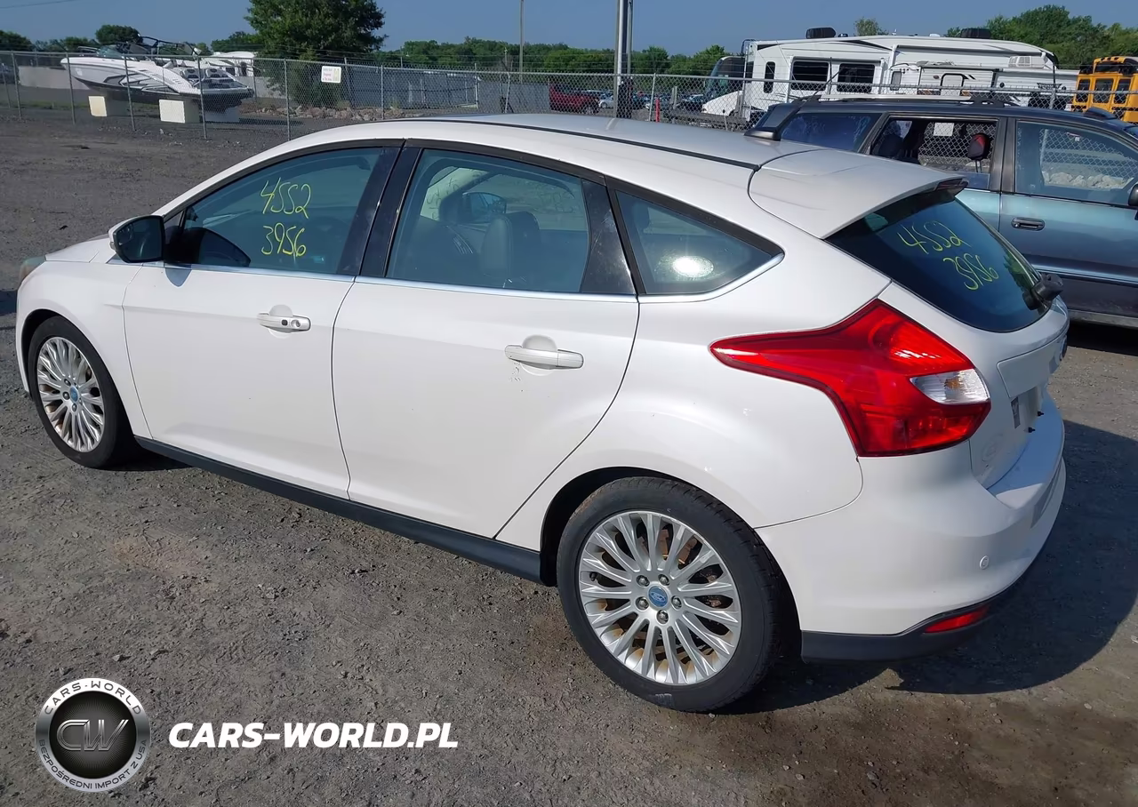 2012 Ford Focus Titanium VIN:1FAHP3N20CL273488 - 3