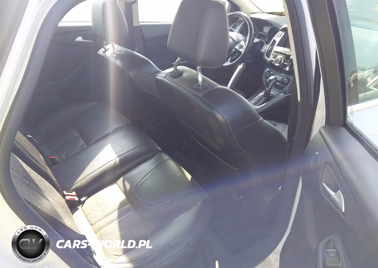 2012 Ford Focus Titanium VIN:1FAHP3N20CL273488 - 8