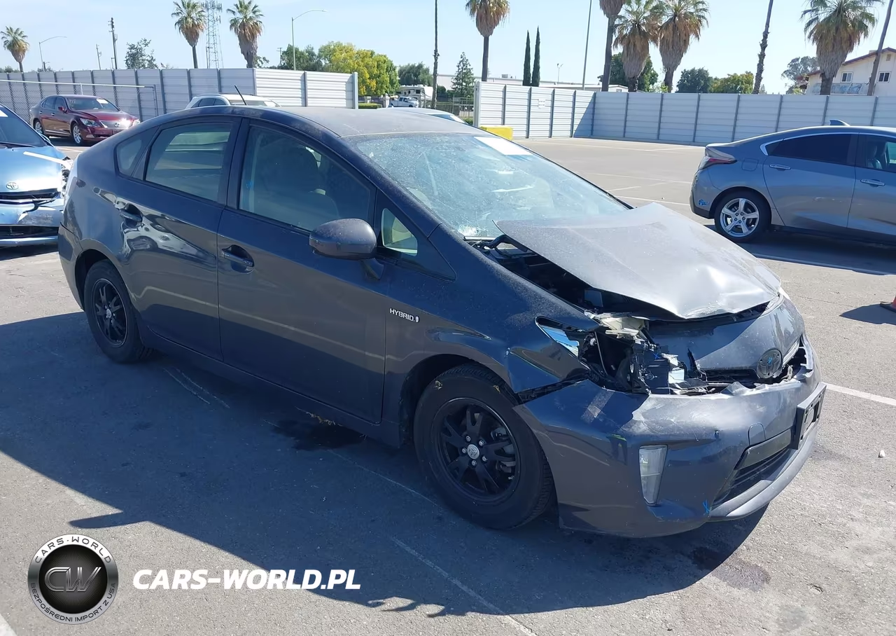 2014 Toyota Prius Three – zdjęcie 1 z 16