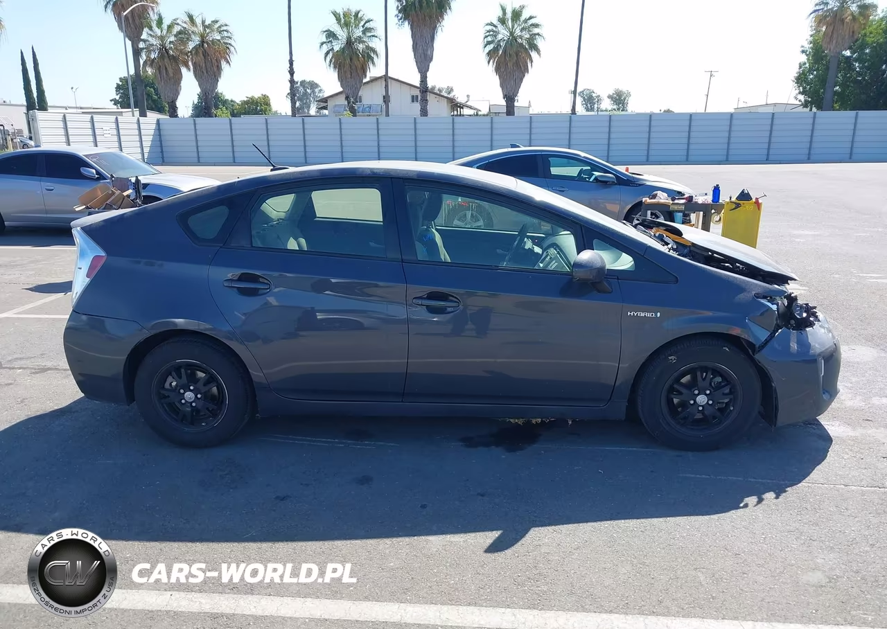 2014 Toyota Prius Three VIN:JTDKN3DU1E0361365 - 13