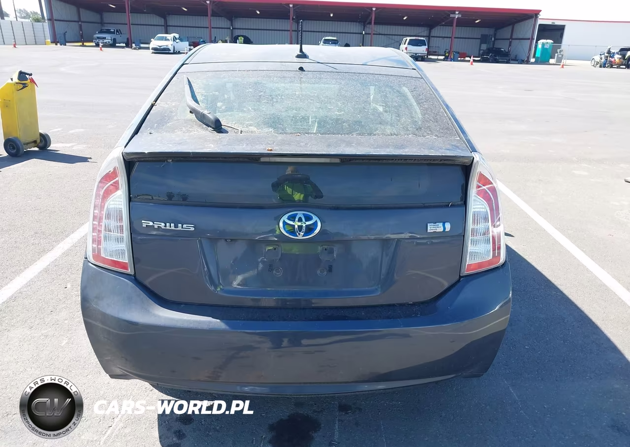 2014 Toyota Prius Three VIN:JTDKN3DU1E0361365 - 16
