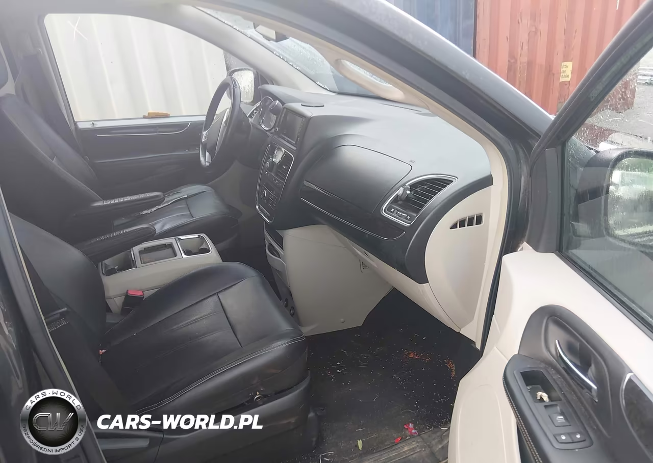 2012 Chrysler Town & Country Touring VIN:2C4RC1BG9CR313668 - 5