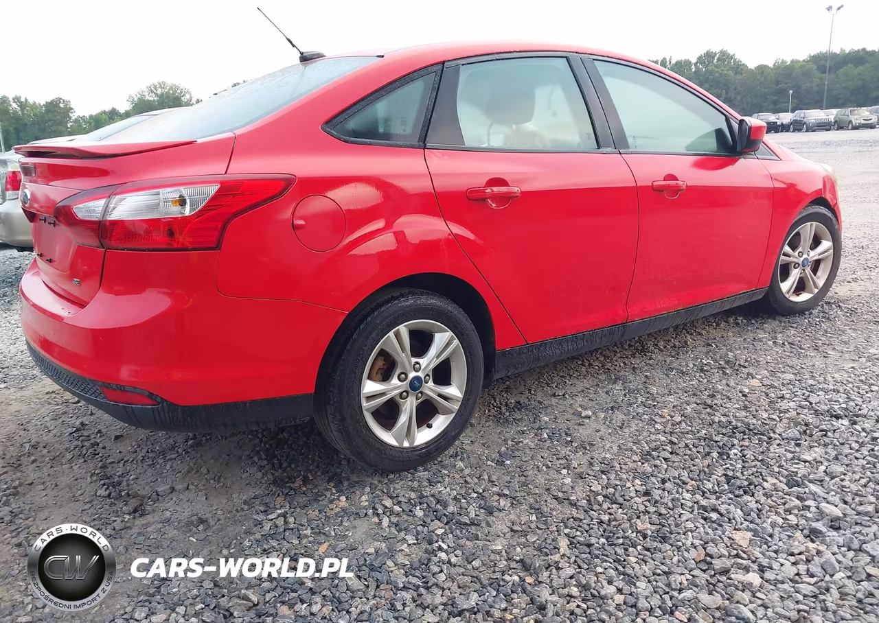 2012 Ford Focus Se VIN:1FAHP3F25CL152941 - 4