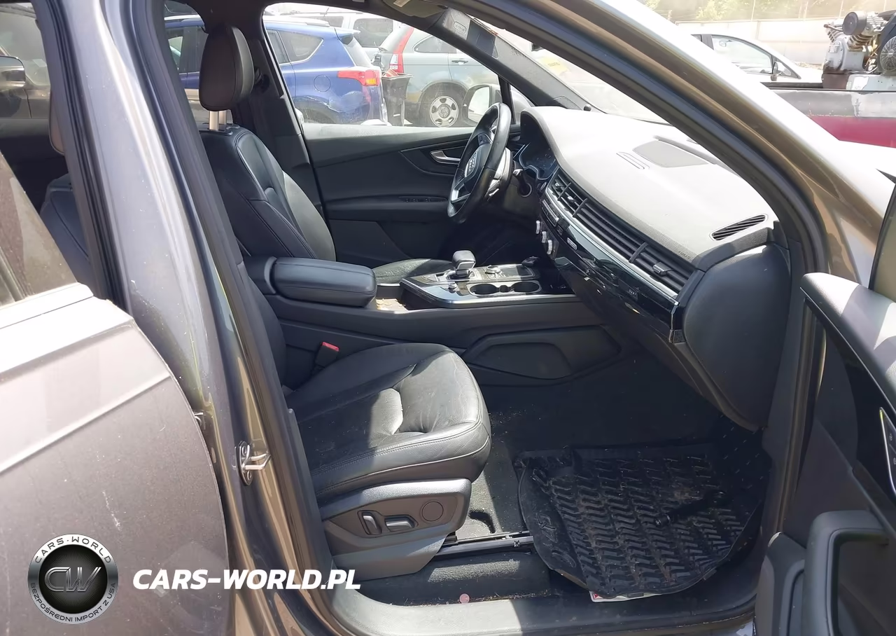 2017 Audi Q7 3.0T Premium VIN:WA1LAAF79HD019844 - 5
