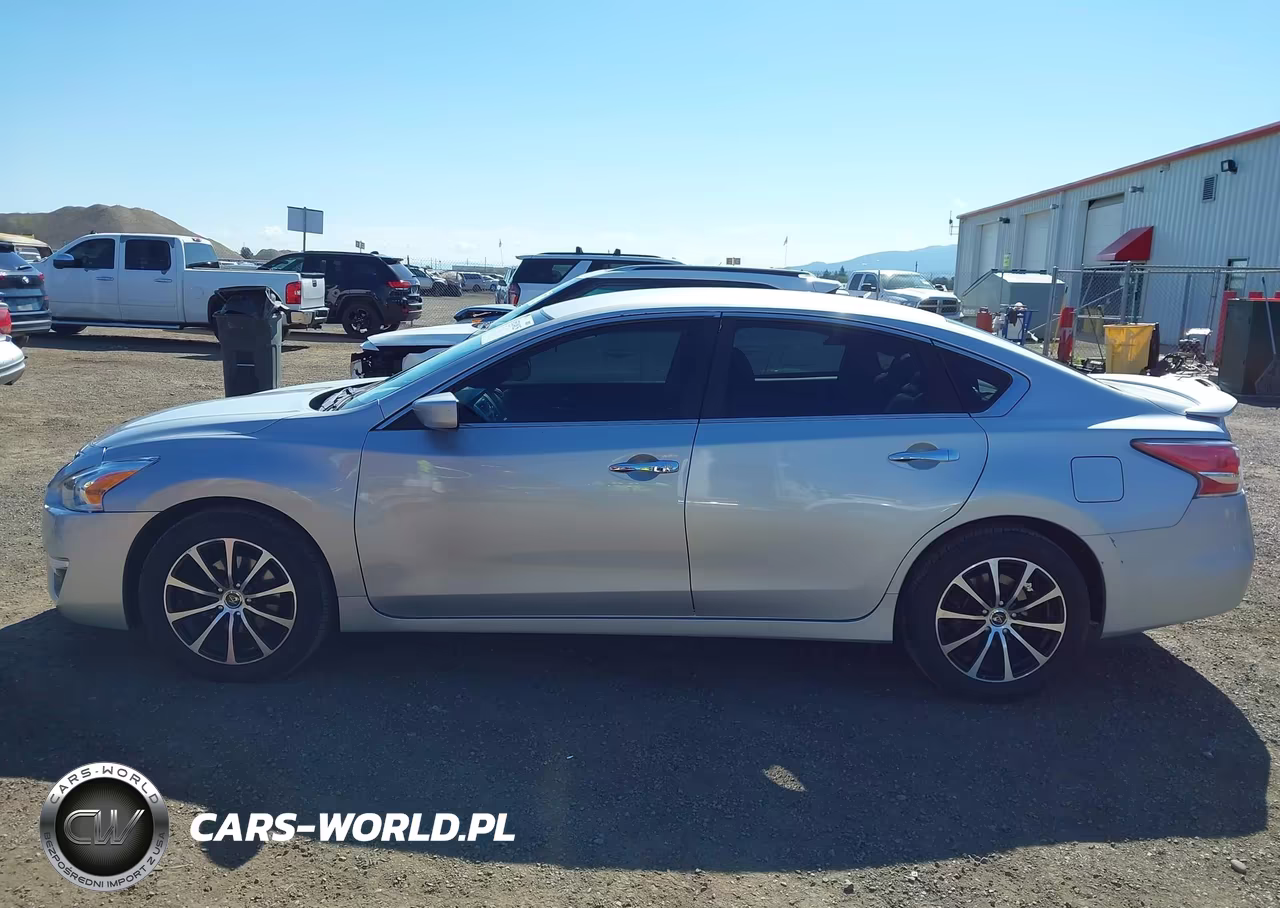 2014 Nissan Altima 2.5 S VIN:1N4AL3AP1EN371242 - 14