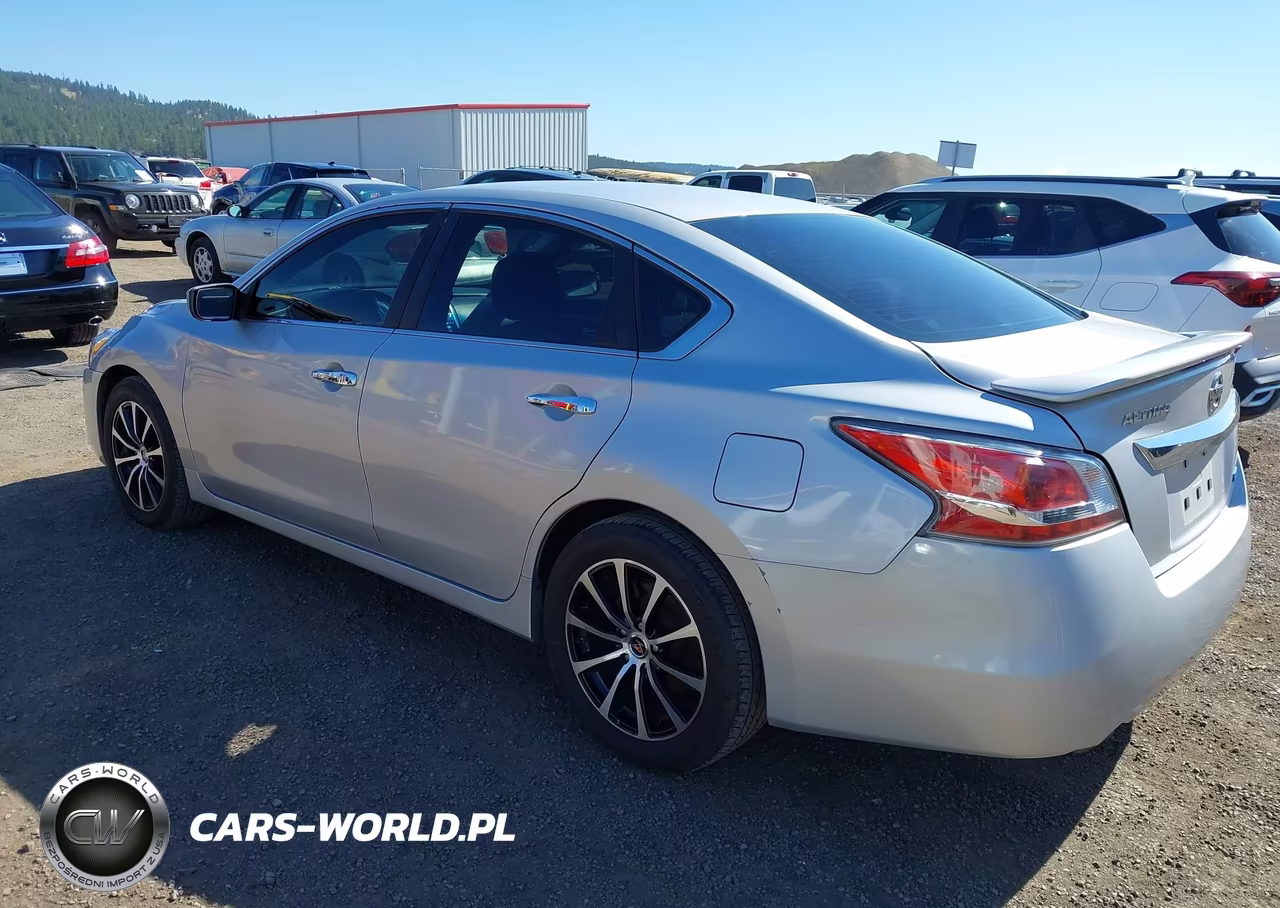 2014 Nissan Altima 2.5 S VIN:1N4AL3AP1EN371242 - 3