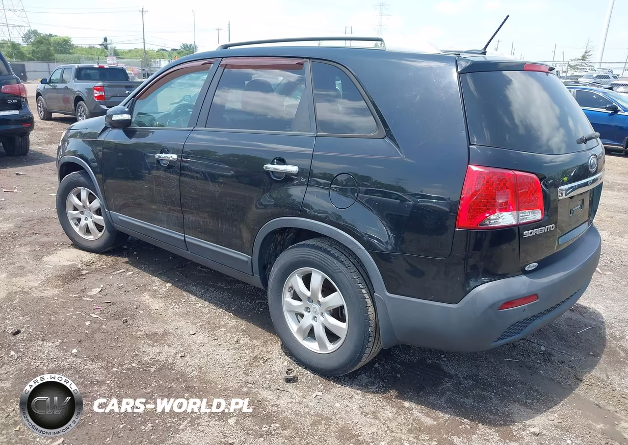 2011 Kia Sorento Lx VIN:5XYKT3A12BG086482 - 3