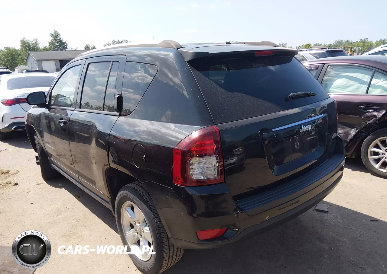 2016 Jeep Compass Latitude VIN:1C4NJCEAXGD792604 - 3
