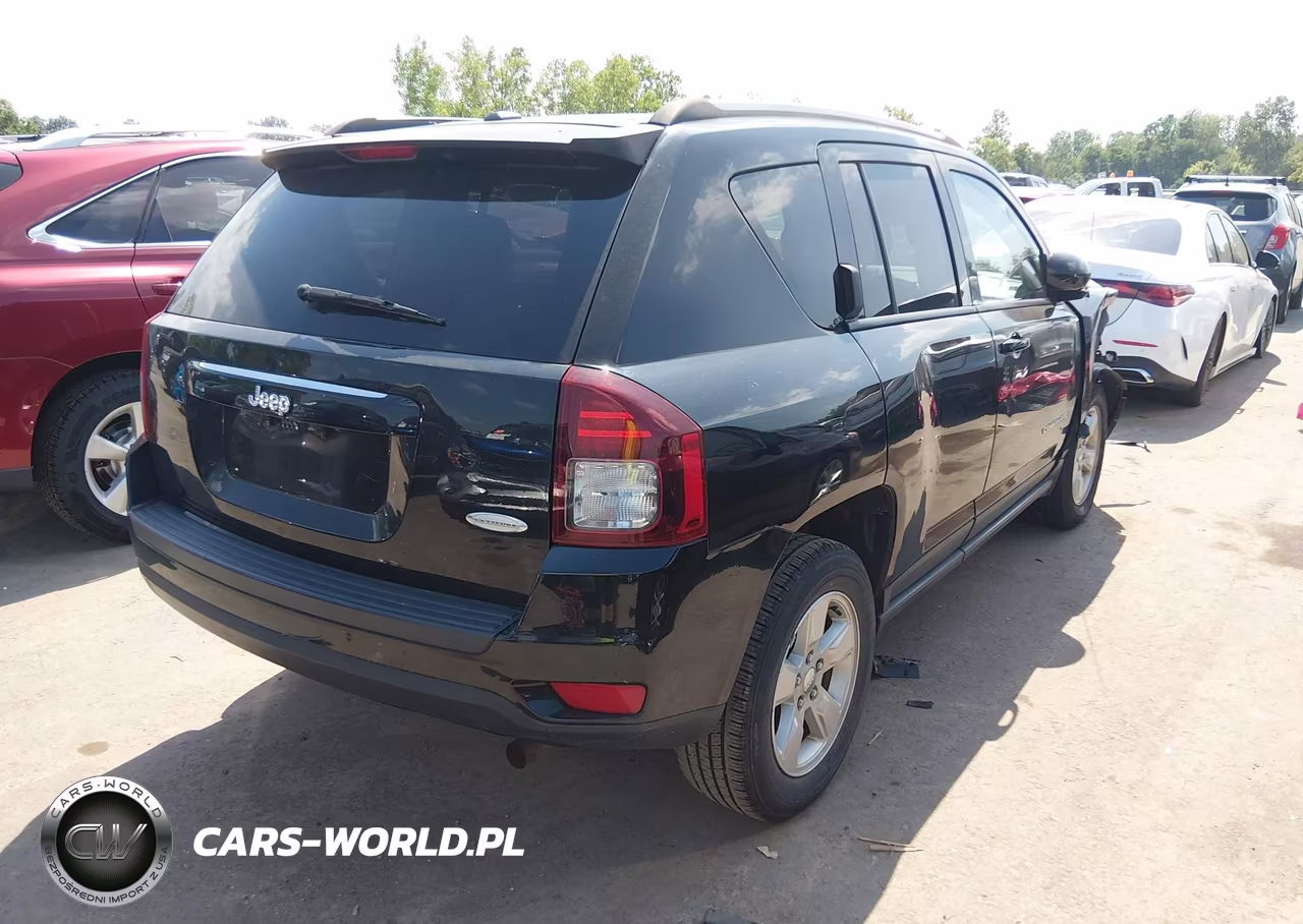 2016 Jeep Compass Latitude VIN:1C4NJCEAXGD792604 - 4