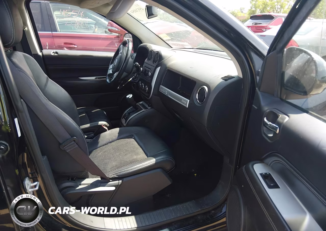 2016 Jeep Compass Latitude VIN:1C4NJCEAXGD792604 - 5