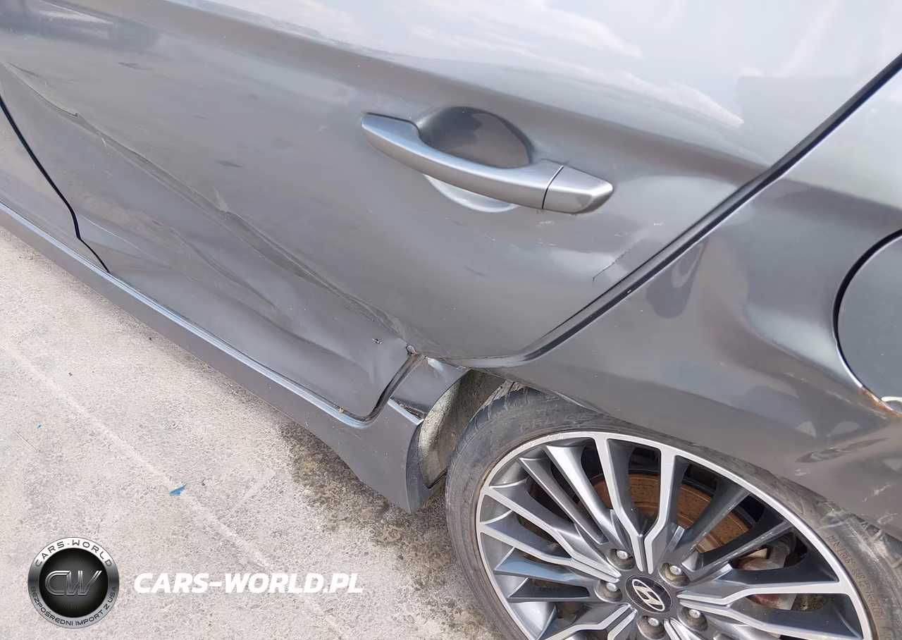 2018 Hyundai Elantra Sport VIN:KMHD04LB6JU705283 - 17
