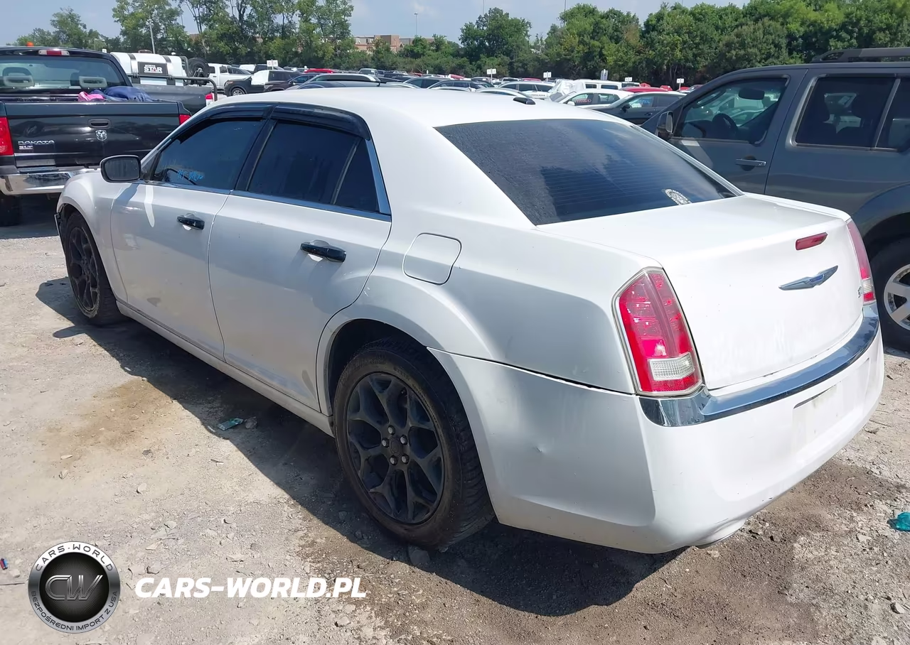 2014 Chrysler 300 VIN:2C3CCAAG7EH255533 - 3