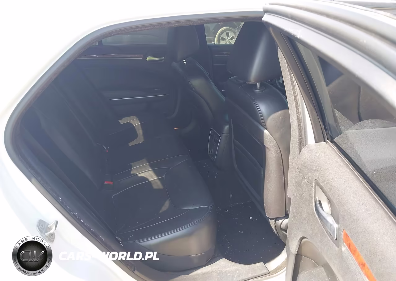 2014 Chrysler 300 VIN:2C3CCAAG7EH255533 - 8