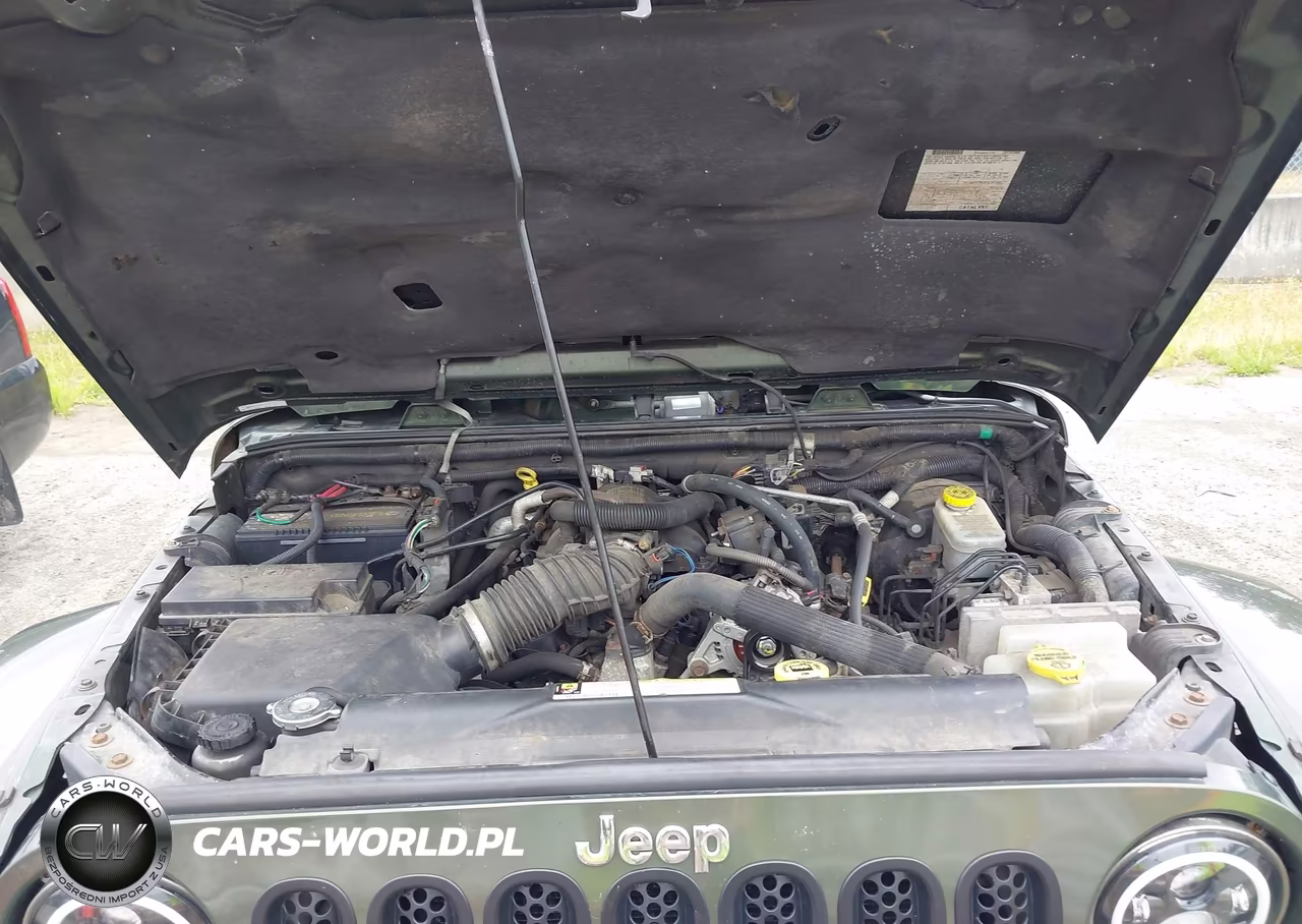 2007 Jeep Wrangler Unlimited Sahara VIN:1J8GA59197L189401 - 10