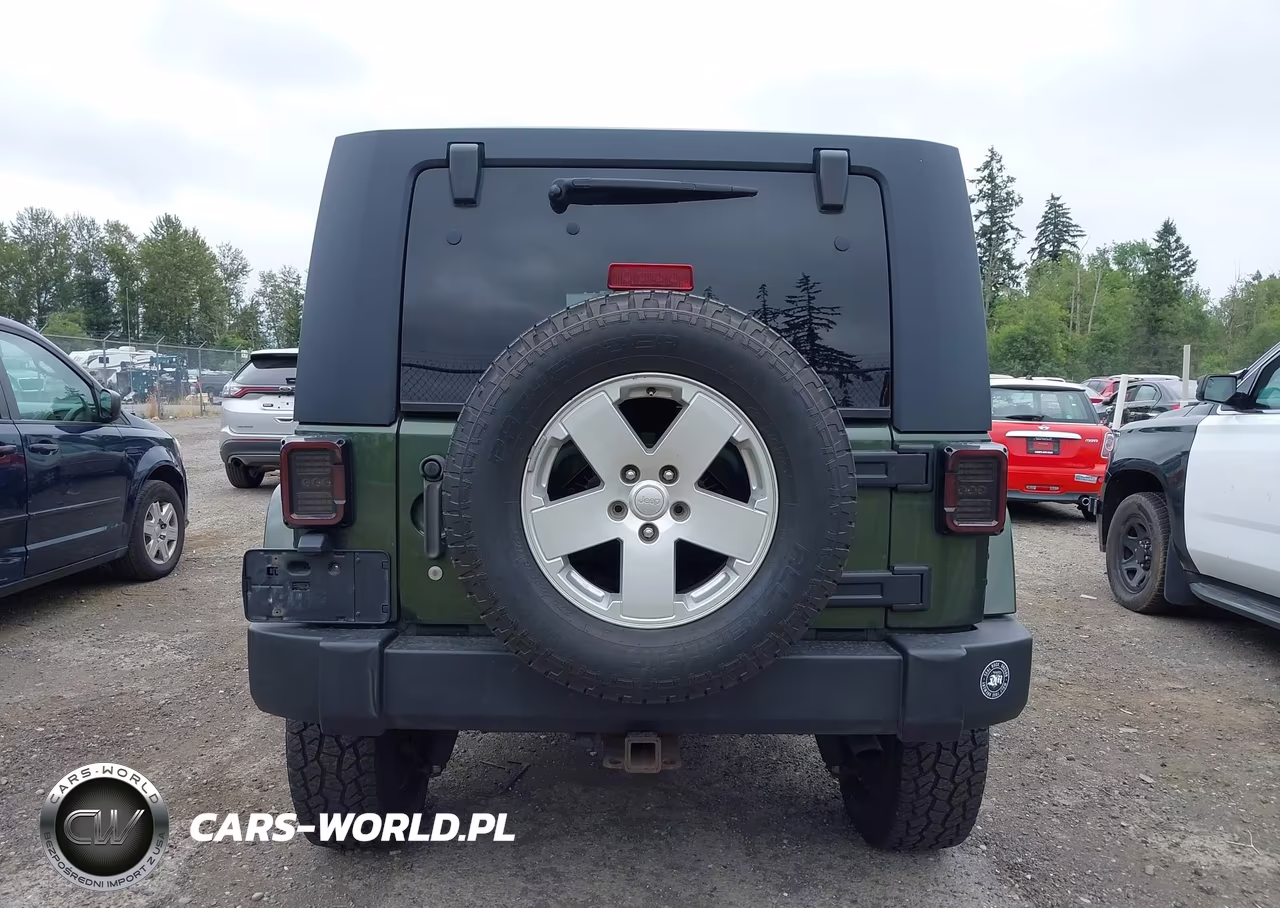 2007 Jeep Wrangler Unlimited Sahara VIN:1J8GA59197L189401 - 16