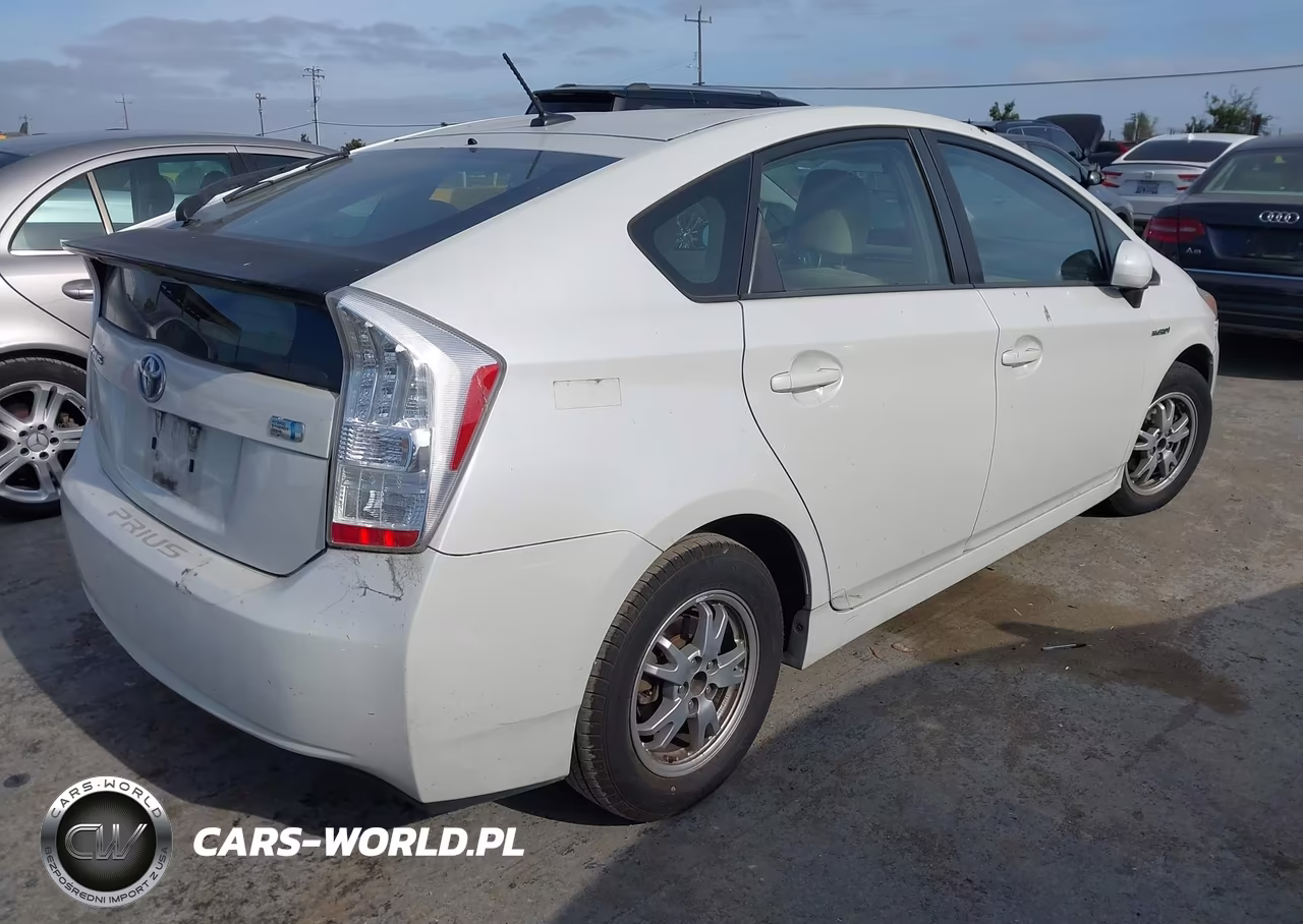 2010 Toyota Prius Iii VIN:JTDKN3DU8A1028617 - 4
