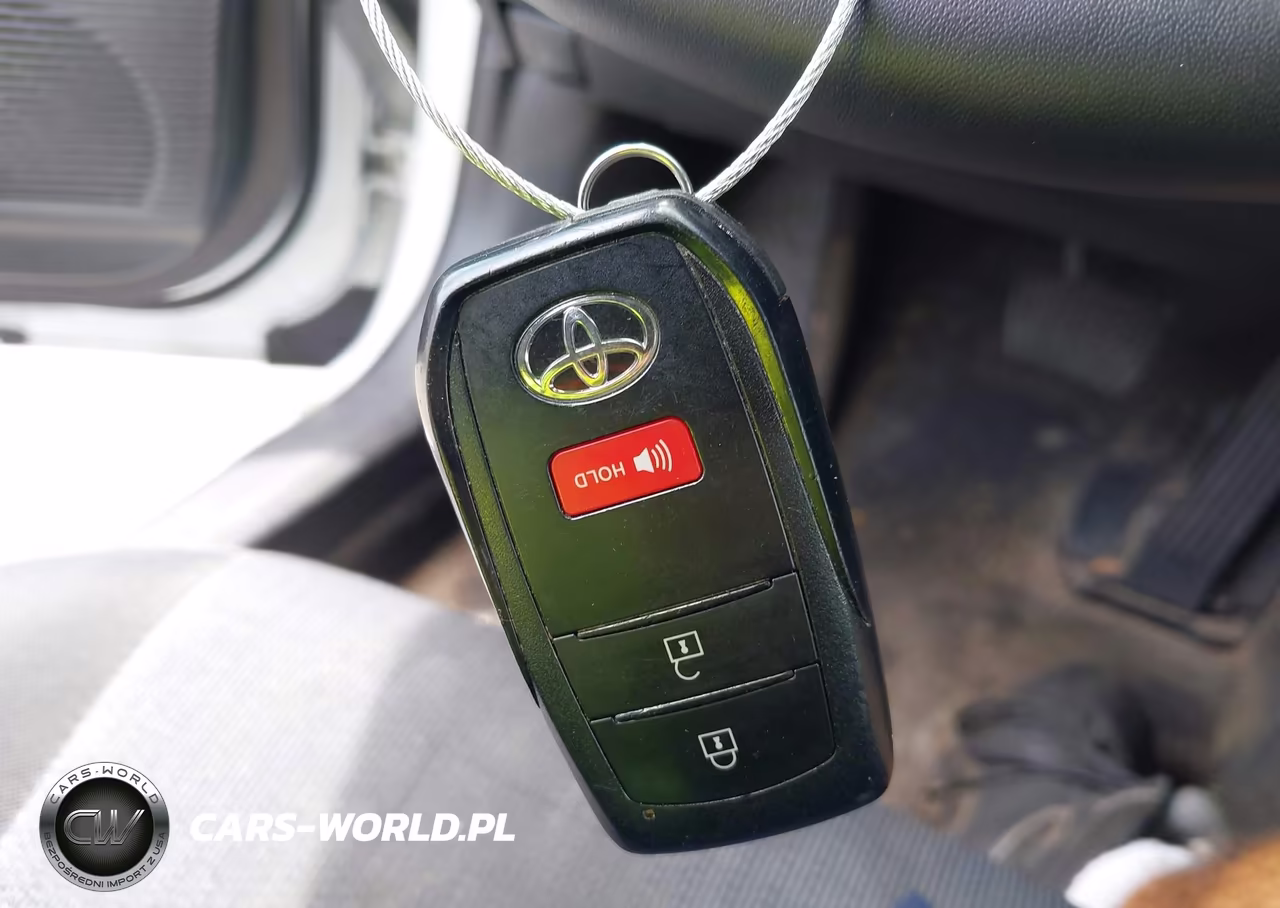 2023 Toyota Prius Le VIN:JTDACAAU5P3010034 - 11