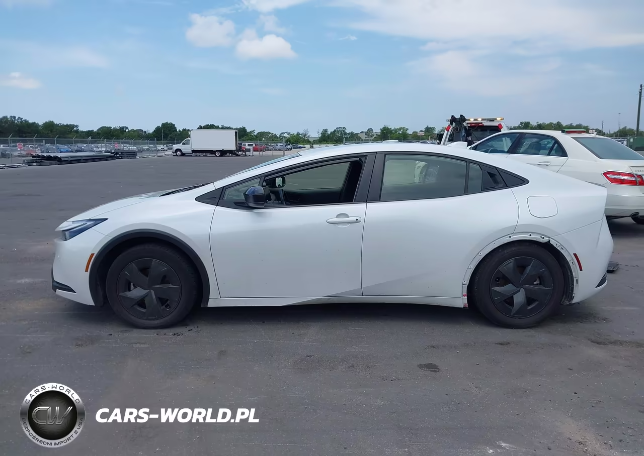 2023 Toyota Prius Le VIN:JTDACAAU5P3010034 - 15