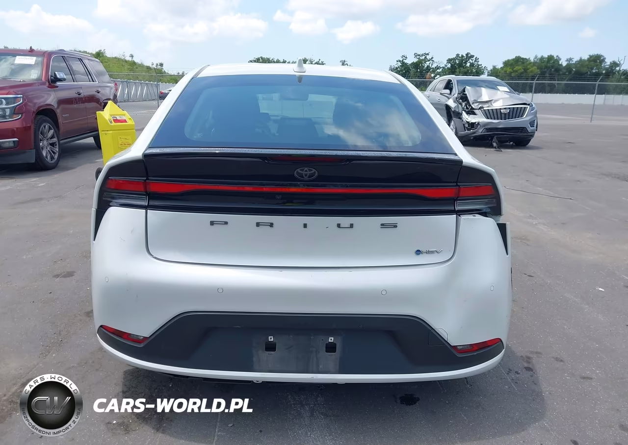 2023 Toyota Prius Le VIN:JTDACAAU5P3010034 - 17