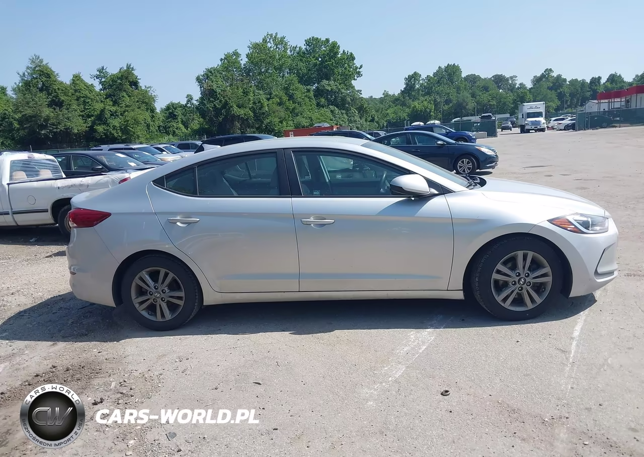 2018 Hyundai Elantra Sel VIN:5NPD84LF4JH360121 - 13