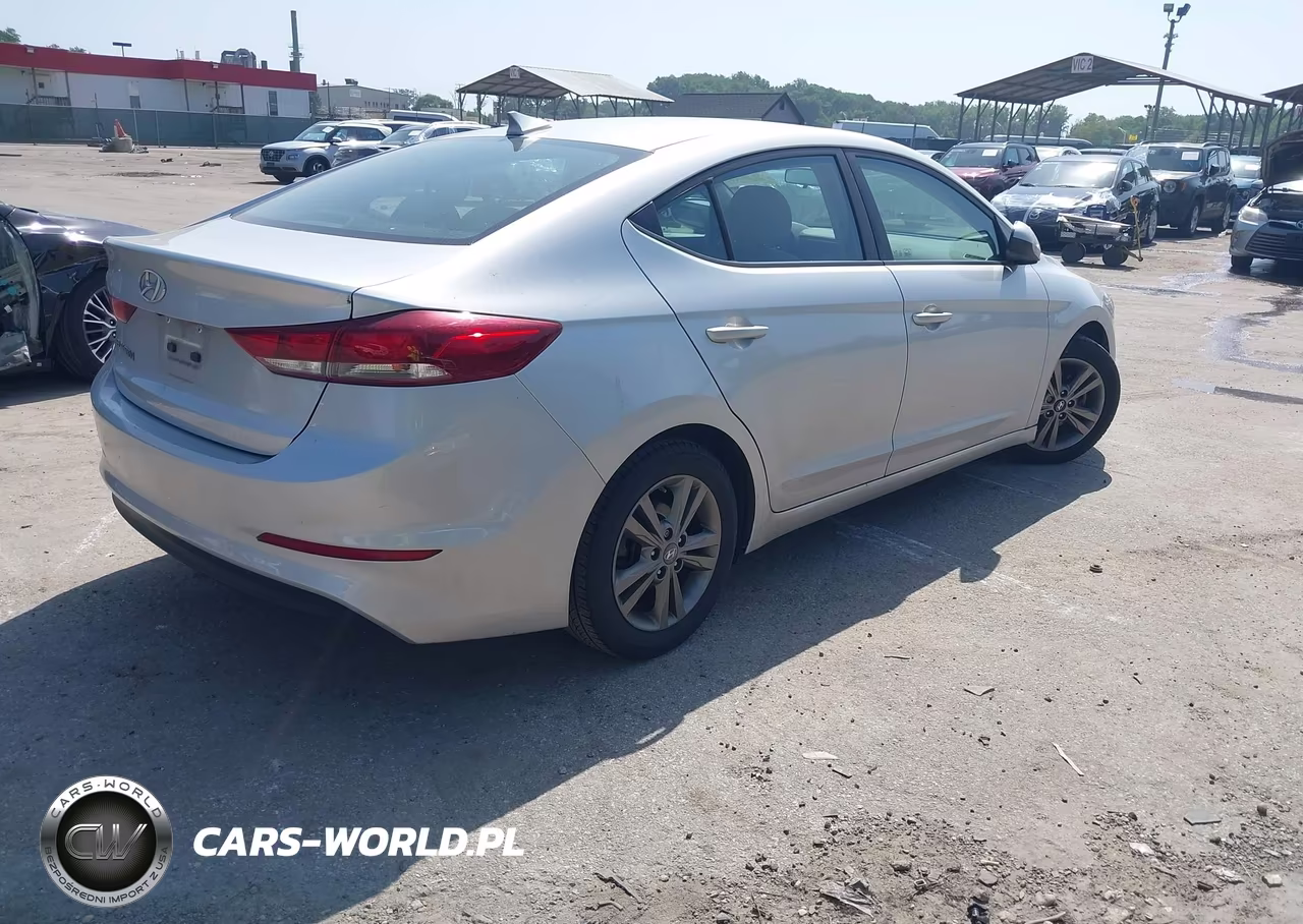 2018 Hyundai Elantra Sel VIN:5NPD84LF4JH360121 - 4