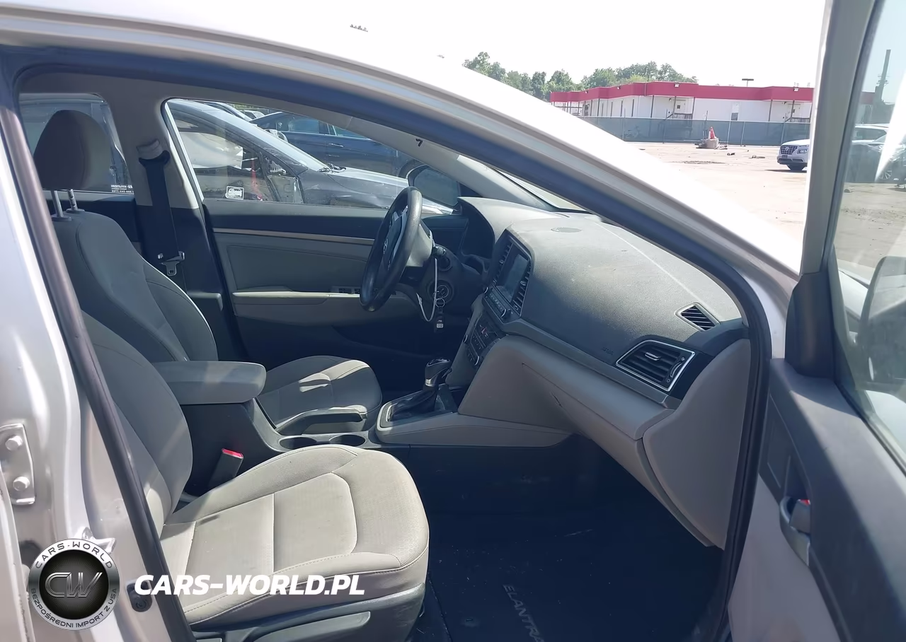 2018 Hyundai Elantra Sel VIN:5NPD84LF4JH360121 - 5